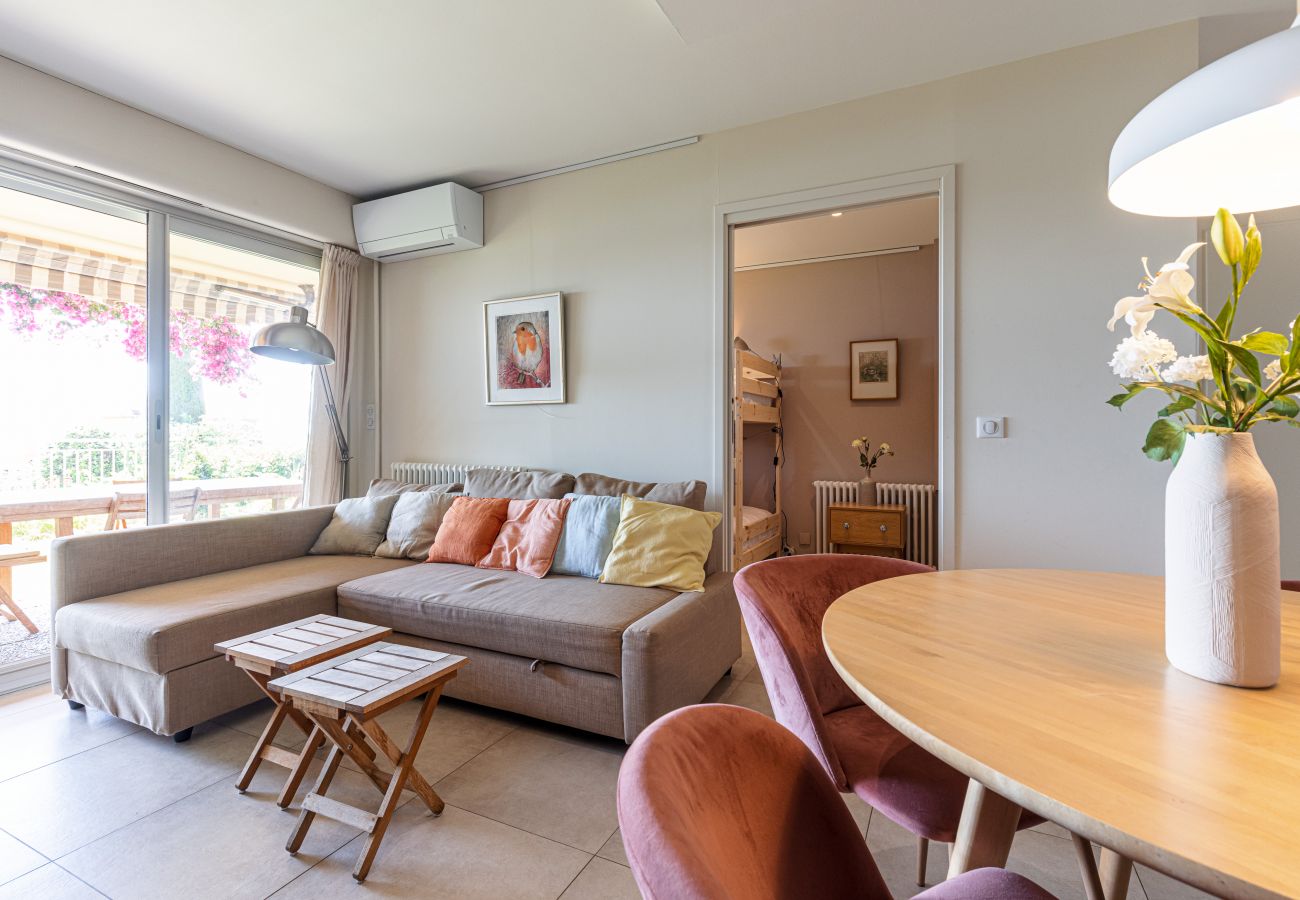 Appartement à Villefranche-sur-Mer - Vue mer, 2 Chambres, Jardin, Piscine & Parking