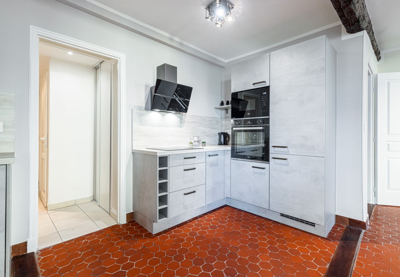 Appartement à Nice - Spacieux 4 Pièces Climatisé Vieille Ville