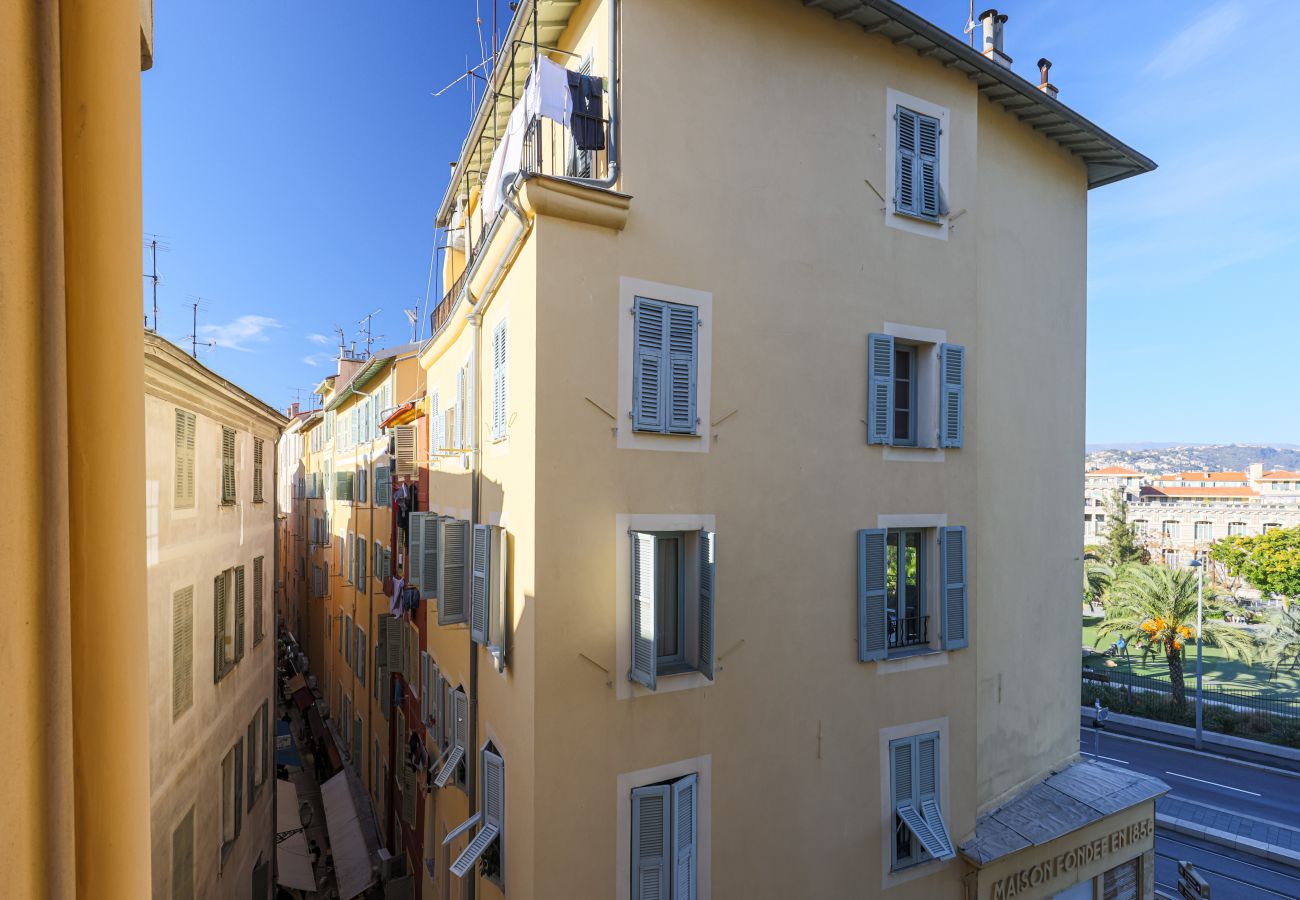 Appartement à Nice - Spacieux 4 Pièces Climatisé Vieille Ville