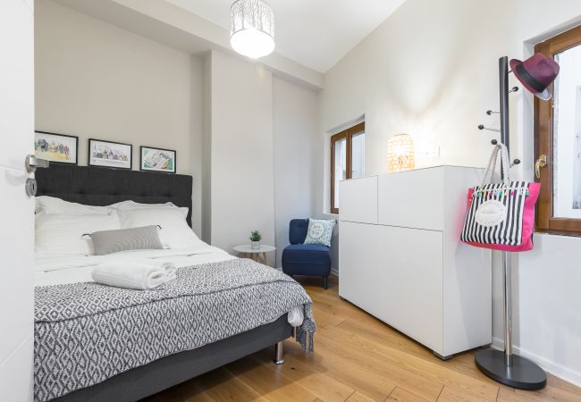 Appartement à Nice - Joli 2 Pièces Vieille Ville – Vue sur les jardins Appartement à Nice - Joli 2 Pièces Vieille Ville – Vue sur les jardins