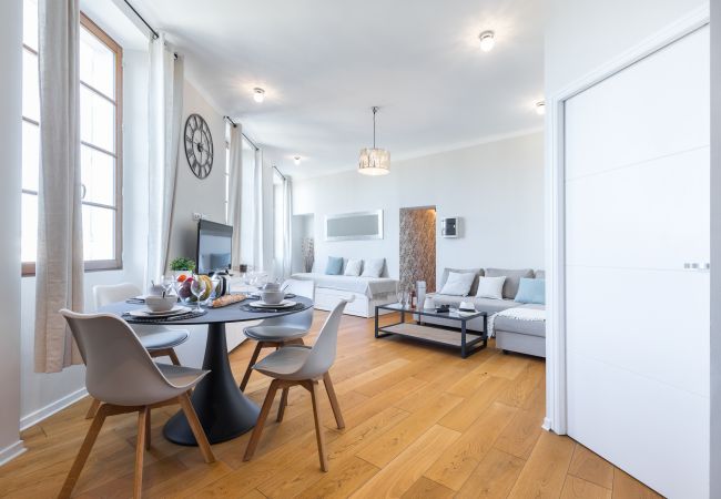 Appartement à Nice - Joli 2 Pièces Vieille Ville – Vue sur les jardins Appartement à Nice - Joli 2 Pièces Vieille Ville – Vue sur les jardins
