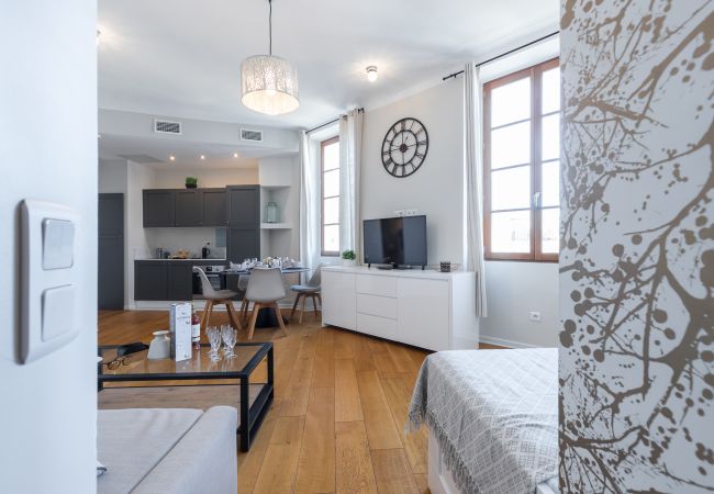 Appartement à Nice - Joli 2 Pièces Vieille Ville – Vue sur les jardins Appartement à Nice - Joli 2 Pièces Vieille Ville – Vue sur les jardins