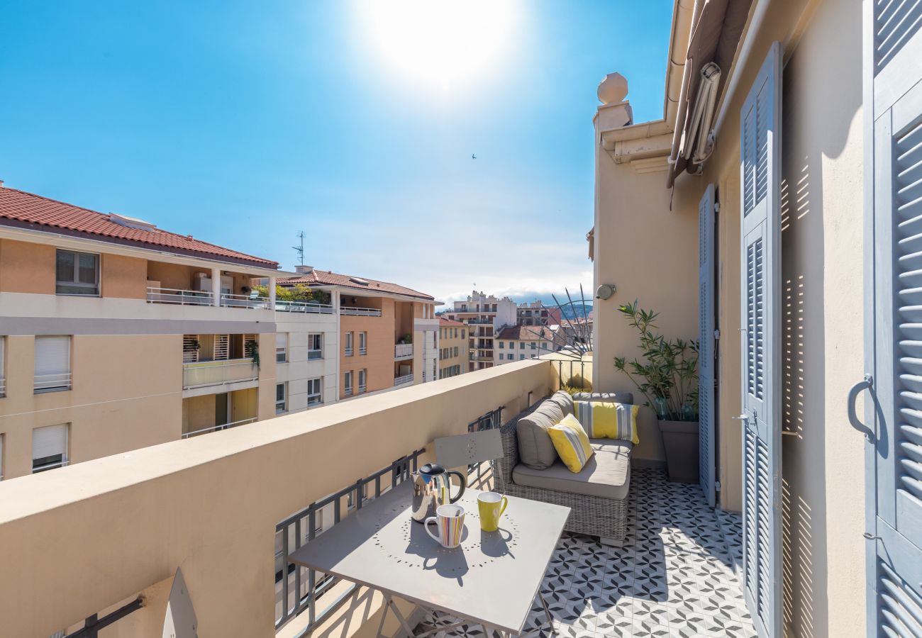 Appartement à Nice - Cosy 3 Pièces avec Terrasse proche Place Garibaldi