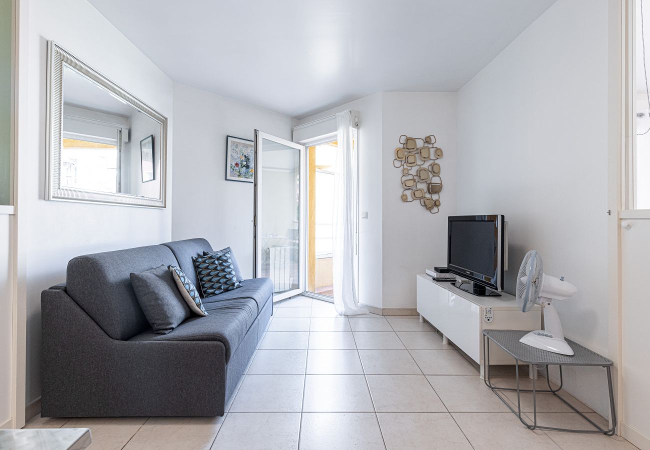 Appartement à Nice - 2 pièces au Calme entre le Port et Garibaldi