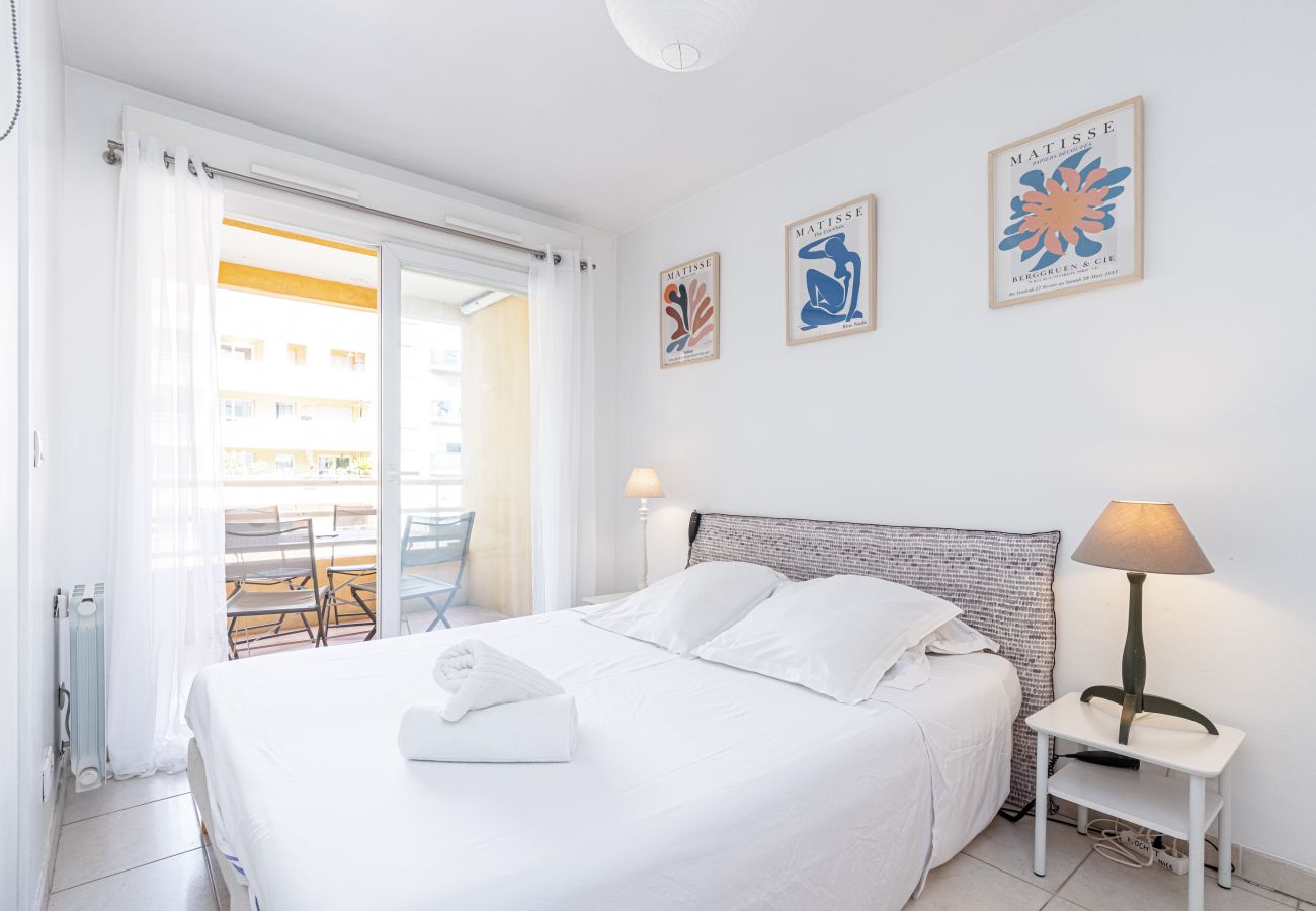 Appartement à Nice - 2 pièces au Calme entre le Port et Garibaldi