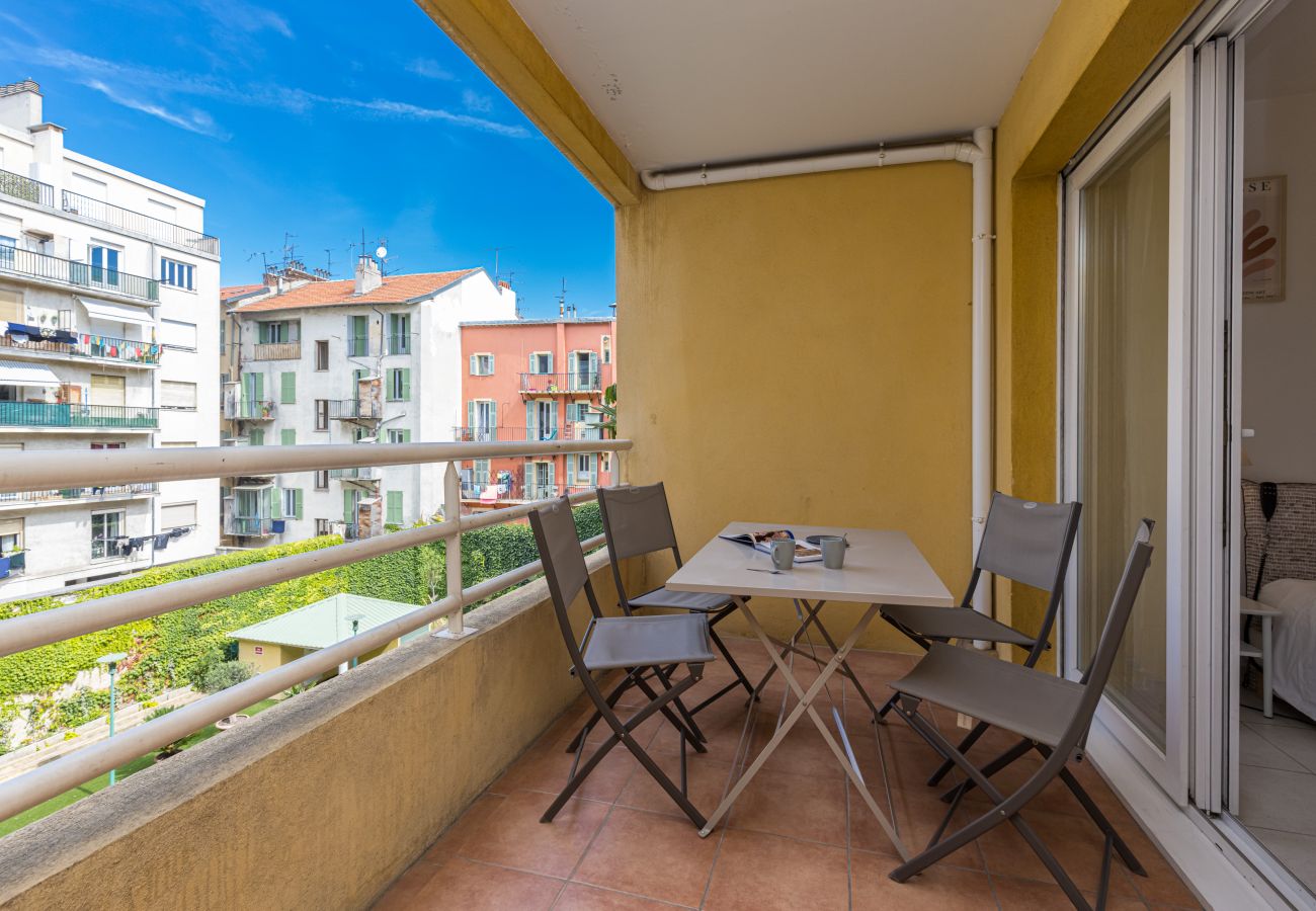 Appartement à Nice - 2 pièces au Calme entre le Port et Garibaldi