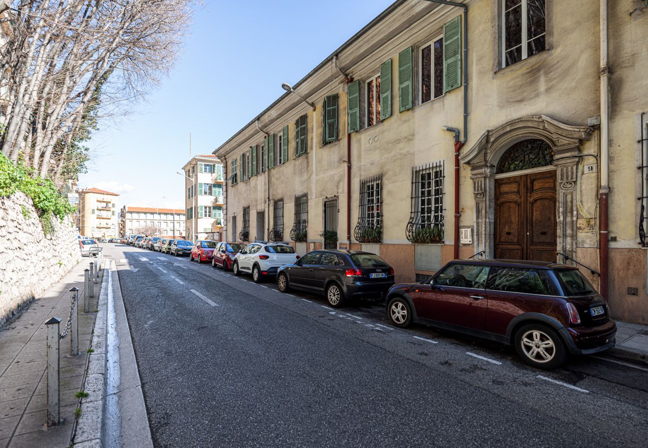 Appartement à Nice - 2 Pièces au Calme au Port