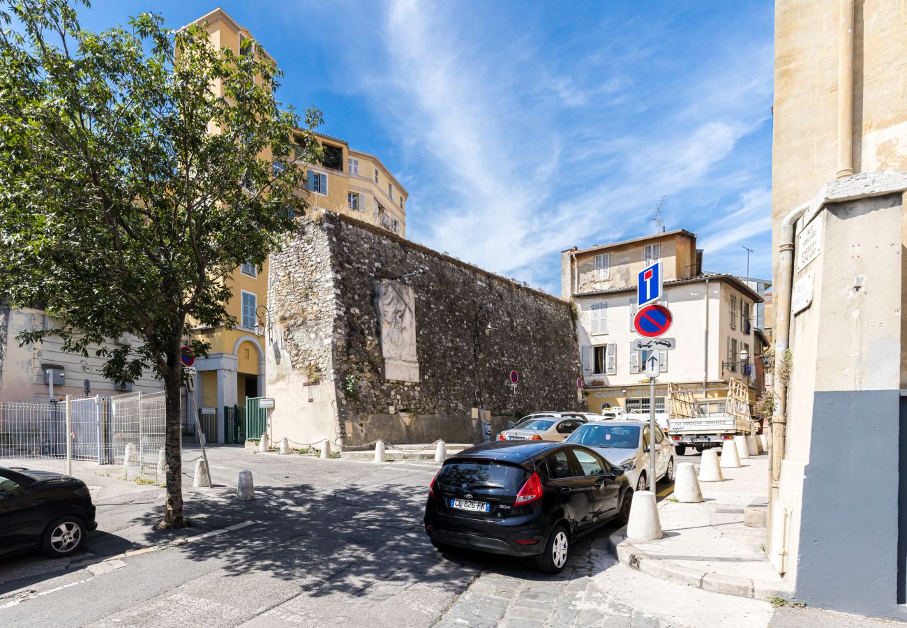 Appartement à Nice - Place Garibaldi - 3 Pièces & Parking Vieux Nice