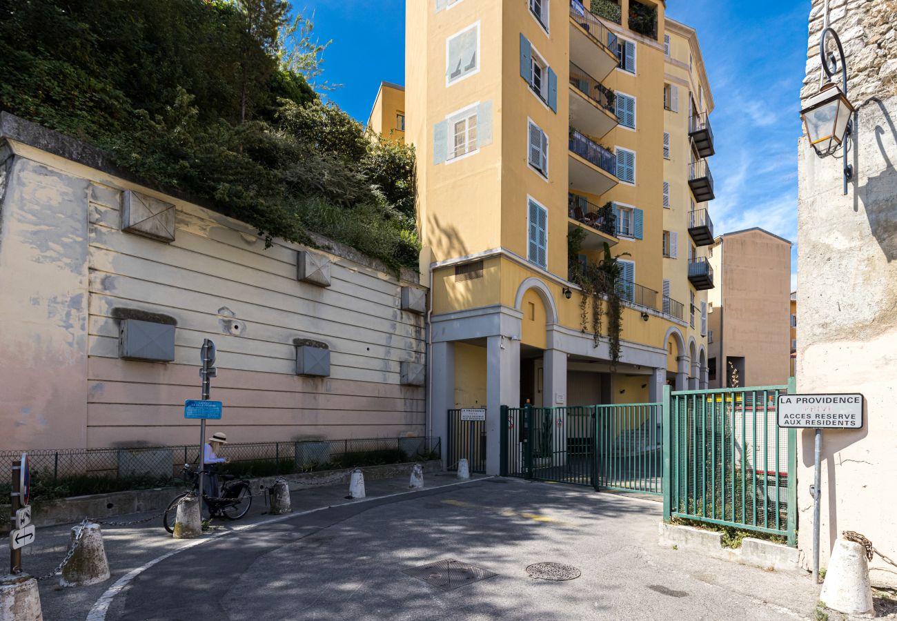 Appartement à Nice - Place Garibaldi - 3 Pièces & Parking Vieux Nice