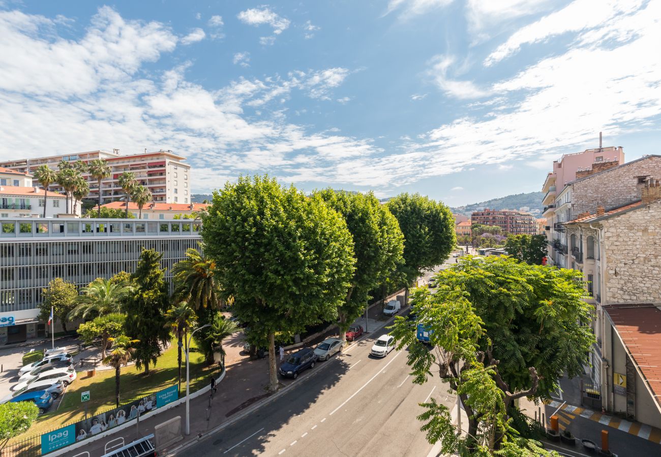 Appartement à Nice - Grand 3 pièces Centre-Ville - 2 Chambres & Clim