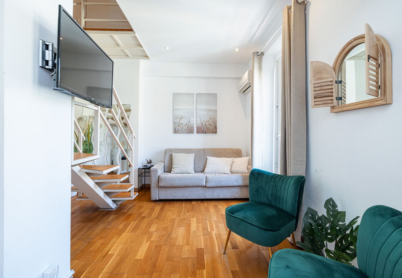 Appartement à Nice - Rue Masséna - 2 pièces en Duplex avec Clim & Parking