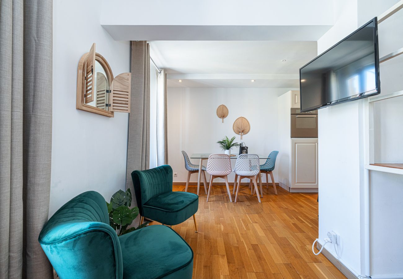 Appartement à Nice - Rue Masséna - 2 pièces en Duplex avec Clim & Parking