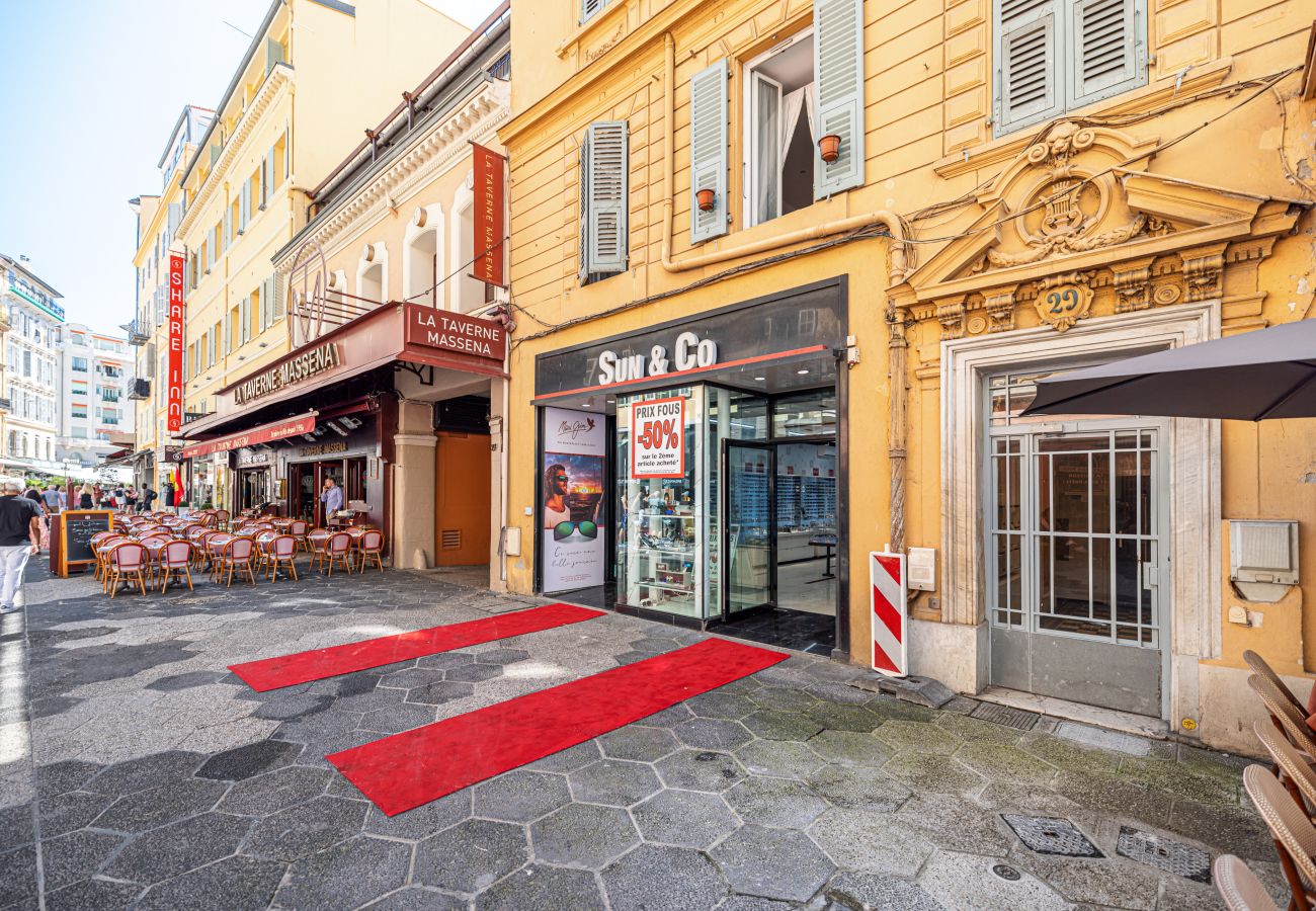 Appartement à Nice - Rue Masséna - 2 pièces en Duplex avec Clim & Parking