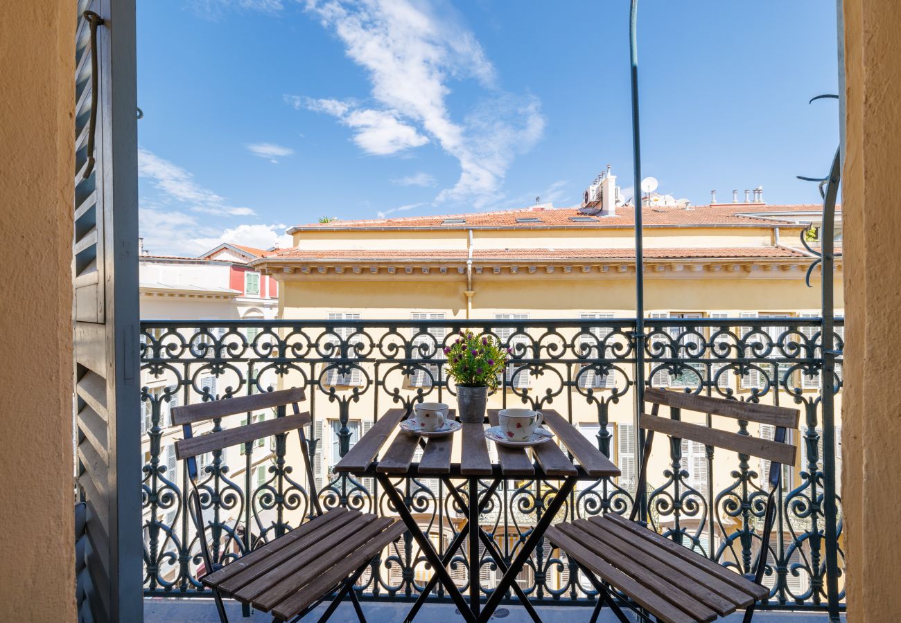 Appartement à Nice - Rue Masséna - 2 pièces en Duplex avec Clim & Parking