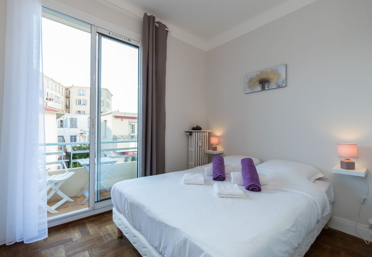 Appartement à Nice - Vue Imprenable sur la Ville - Grand 3 pièces au Calme