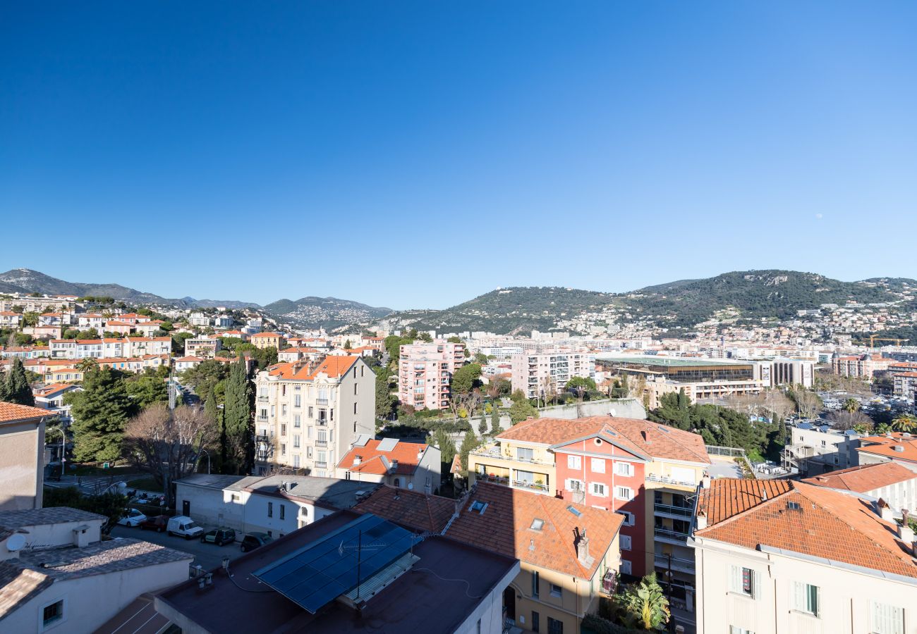 Appartement à Nice - Vue Imprenable sur la Ville - Grand 3 pièces au Calme