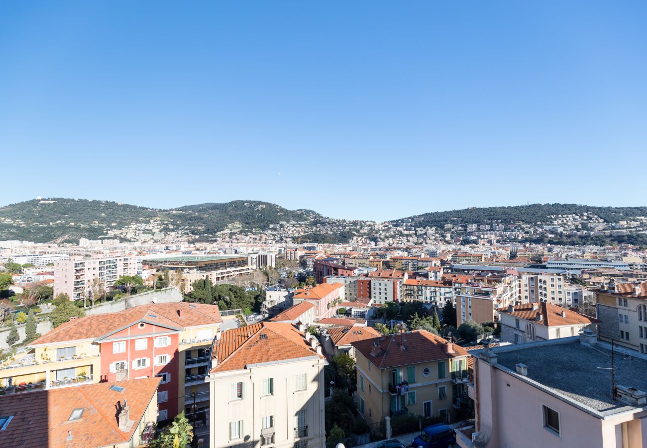 Appartement à Nice - Vue Imprenable sur la Ville - Grand 3 pièces au Calme