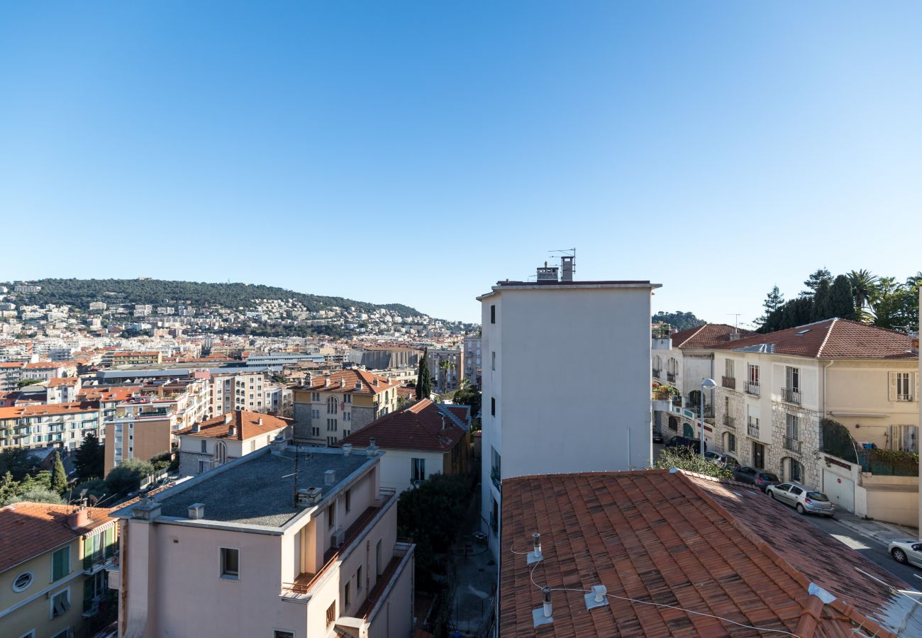 Appartement à Nice - Vue Imprenable sur la Ville - Grand 3 pièces au Calme