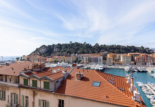 Appartement à Nice - Vue Extraordinaire sur le Port & Parking - 2 pièces Appartement à Nice - Vue Extraordinaire sur le Port & Parking - 2 pièces
