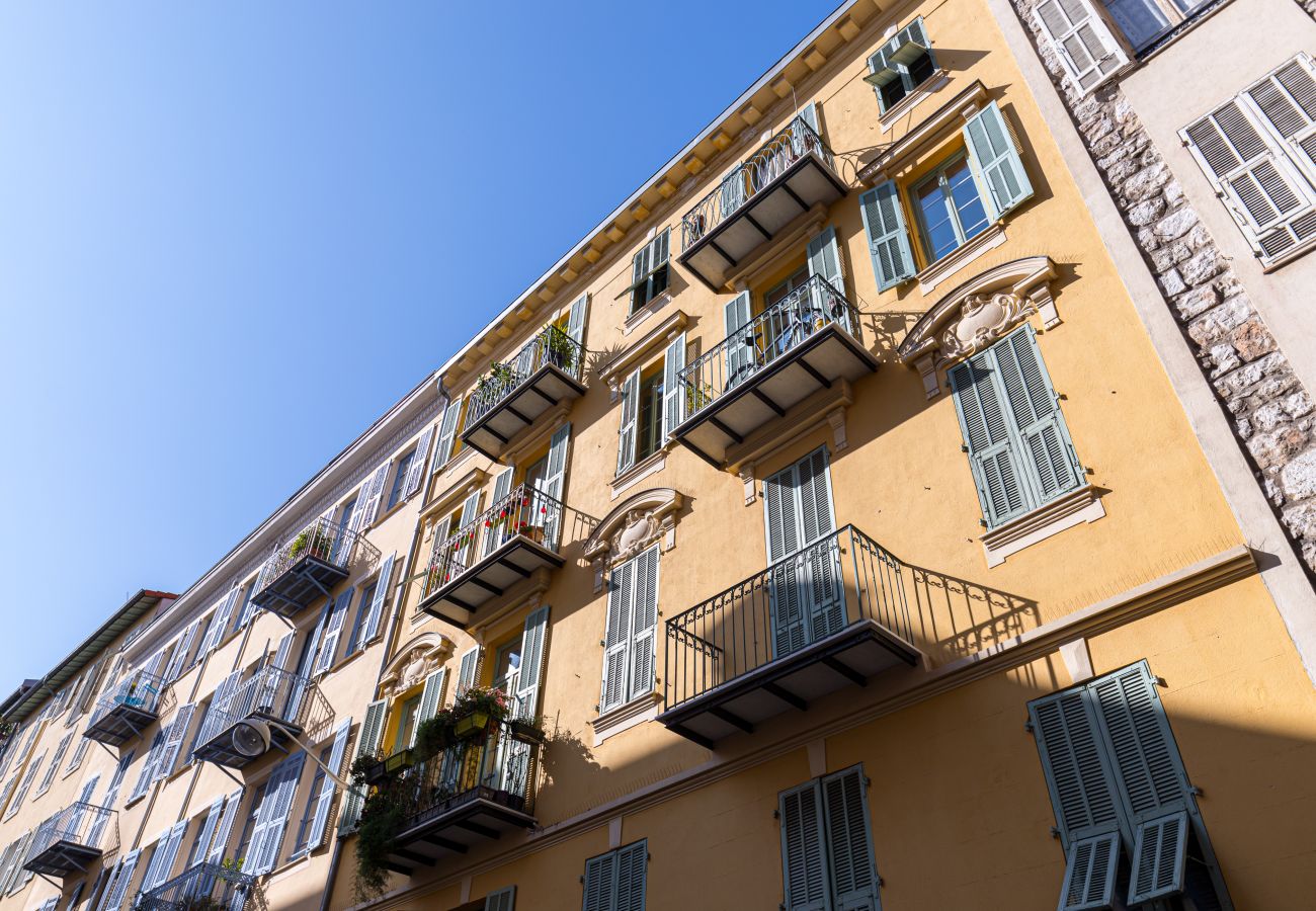 Appartement à Nice - Très beau 2 Pièces Place du Pin