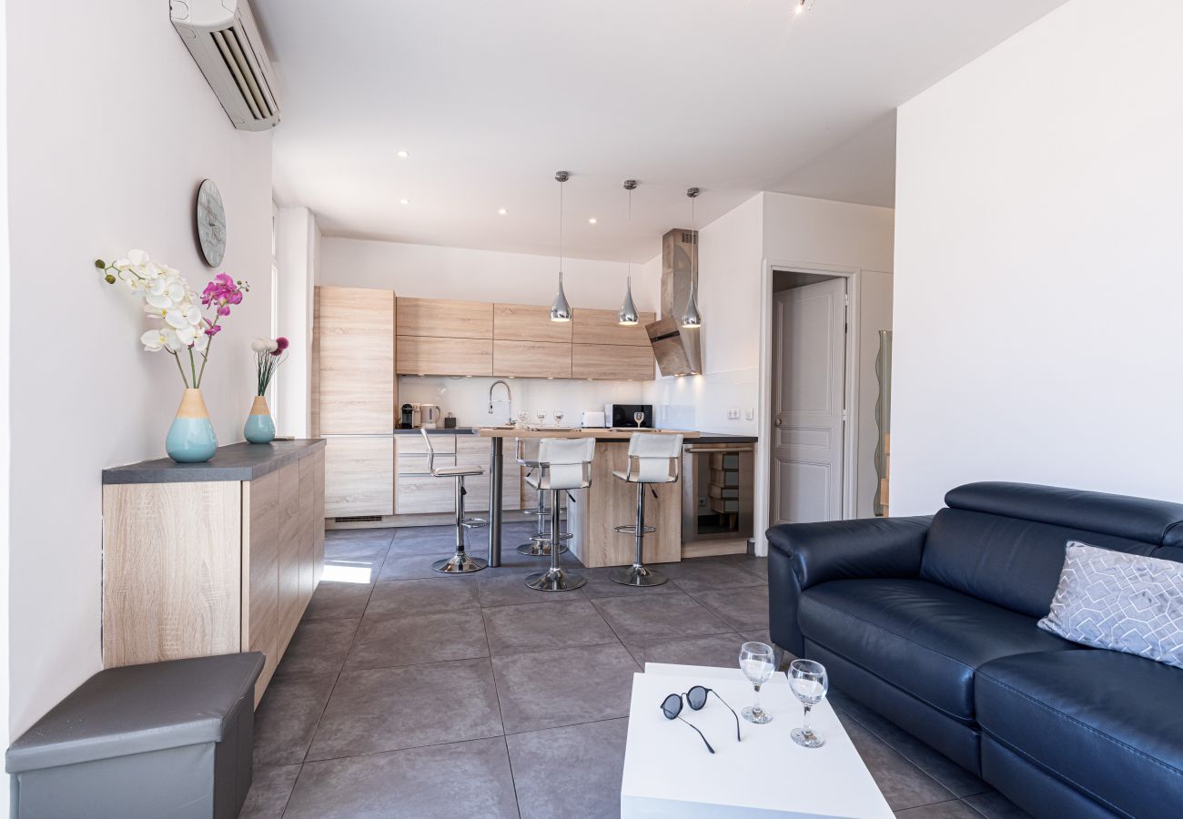 Appartement à Cannes - 3 Pièces Ultra Central avec Clim à 3 minutes du Palais