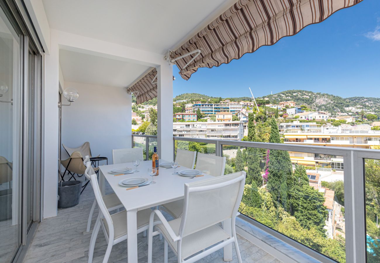 Appartement à Villefranche-sur-Mer - Vue Mer, Parc, Piscine & Tennis - 3 Pièces