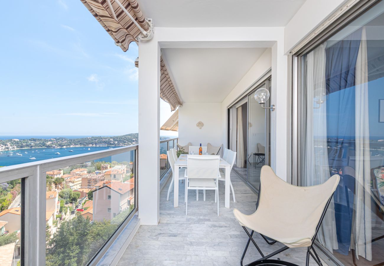 Appartement à Villefranche-sur-Mer - Vue Mer, Parc, Piscine & Tennis - 3 Pièces