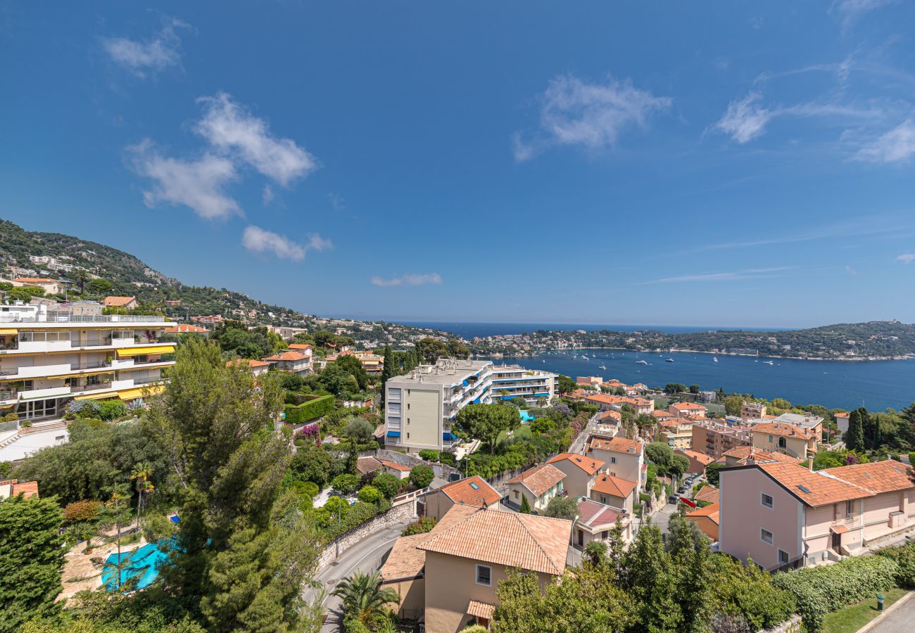 Appartement à Villefranche-sur-Mer - Vue Mer, Parc, Piscine & Tennis - 3 Pièces