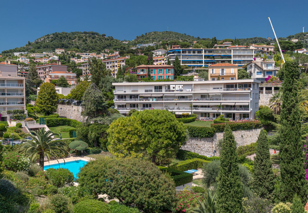 Appartement à Villefranche-sur-Mer - Vue Mer, Parc, Piscine & Tennis - 3 Pièces