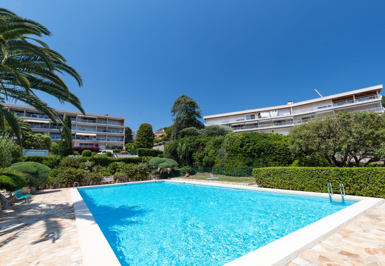 Appartement à Villefranche-sur-Mer - Vue Mer, Parc, Piscine & Tennis - 3 Pièces