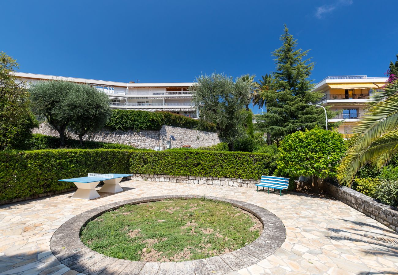 Appartement à Villefranche-sur-Mer - Vue Mer, Parc, Piscine & Tennis - 3 Pièces