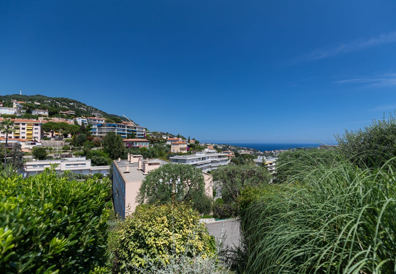 Appartement à Villefranche-sur-Mer - Vue Mer, Parc, Piscine & Tennis - 3 Pièces