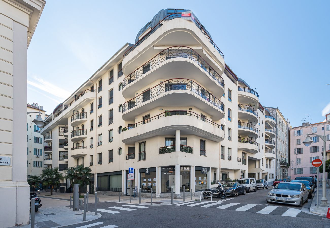 Appartement à Nice - Au Calme, 2 Pièces Ultra Central & Garage - Masséna - Jean Médecin