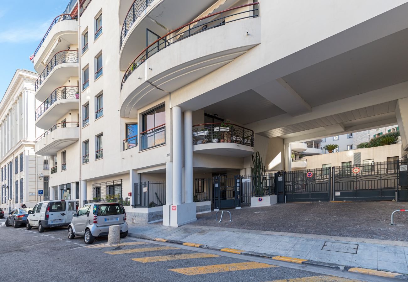 Appartement à Nice - Au Calme, 2 Pièces Ultra Central & Garage - Masséna - Jean Médecin