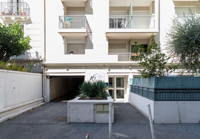 Appartement à Nice - Comfortable 2 pièces Central - Clim & Parking Appartement à Nice - Comfortable 2 pièces Central - Clim & Parking