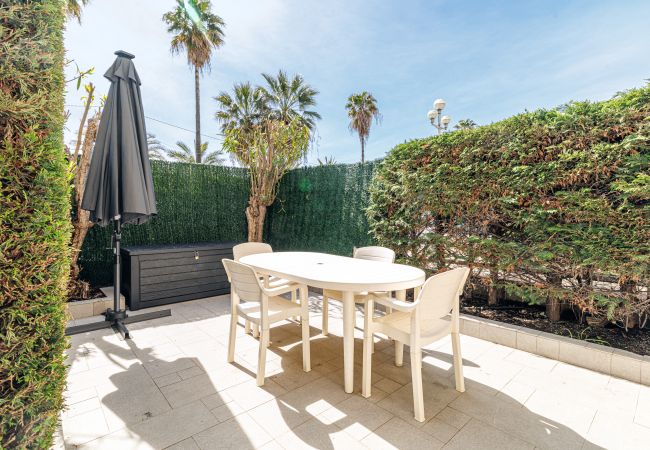 Appartement à Nice - Promenade des Anglais - 3 Pièces Grande Terrasse Appartement à Nice - Promenade des Anglais - 3 Pièces Grande Terrasse