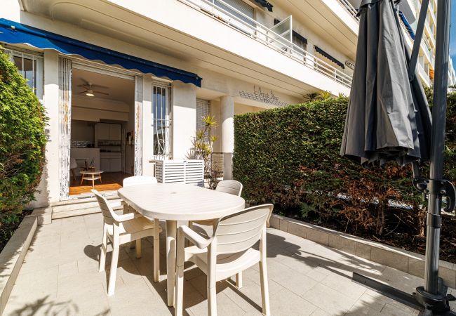 Appartement à Nice - Promenade des Anglais - 3 Pièces Grande Terrasse Appartement à Nice - Promenade des Anglais - 3 Pièces Grande Terrasse
