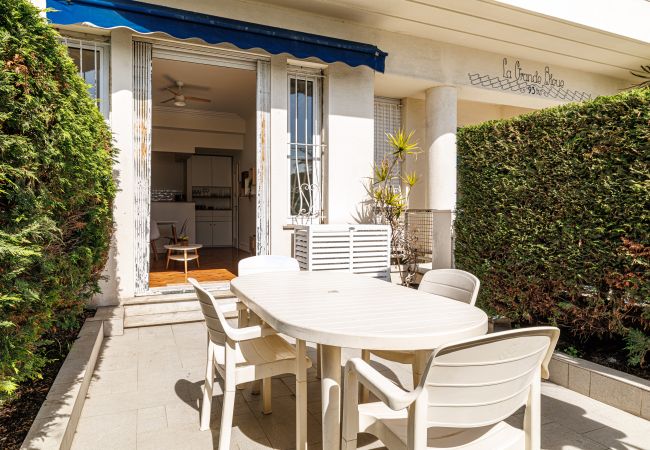 Appartement à Nice - Promenade des Anglais - 3 Pièces Grande Terrasse Appartement à Nice - Promenade des Anglais - 3 Pièces Grande Terrasse