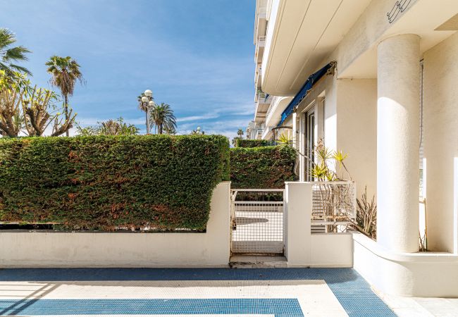 Appartement à Nice - Promenade des Anglais - 3 Pièces Grande Terrasse Appartement à Nice - Promenade des Anglais - 3 Pièces Grande Terrasse