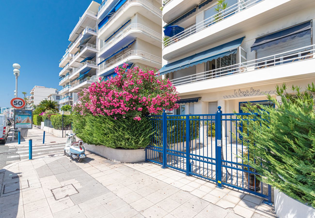 Appartement à Nice - Promenade des Anglais - 3 Pièces avec Grande Terrasse