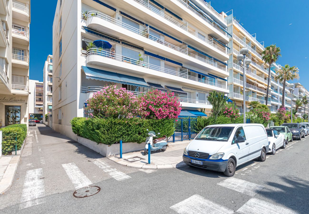 Appartement à Nice - Promenade des Anglais - 3 Pièces avec Grande Terrasse