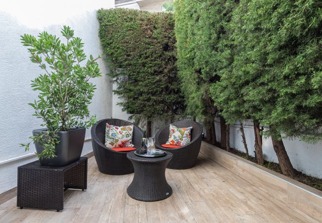 Appartement à Nice - Chaleureux 3 Pièces en Centre-Ville, Clim & Large Terrasse à 400m de la Mer Appartement à Nice - Chaleureux 3 Pièces en Centre-Ville, Clim & Large Terrasse à 400m de la Mer