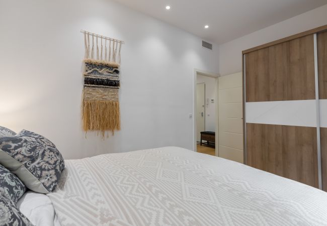 Appartement à Nice - Chaleureux 3 Pièces en Centre-Ville, Clim & Large Terrasse à 400m de la Mer Appartement à Nice - Chaleureux 3 Pièces en Centre-Ville, Clim & Large Terrasse à 400m de la Mer