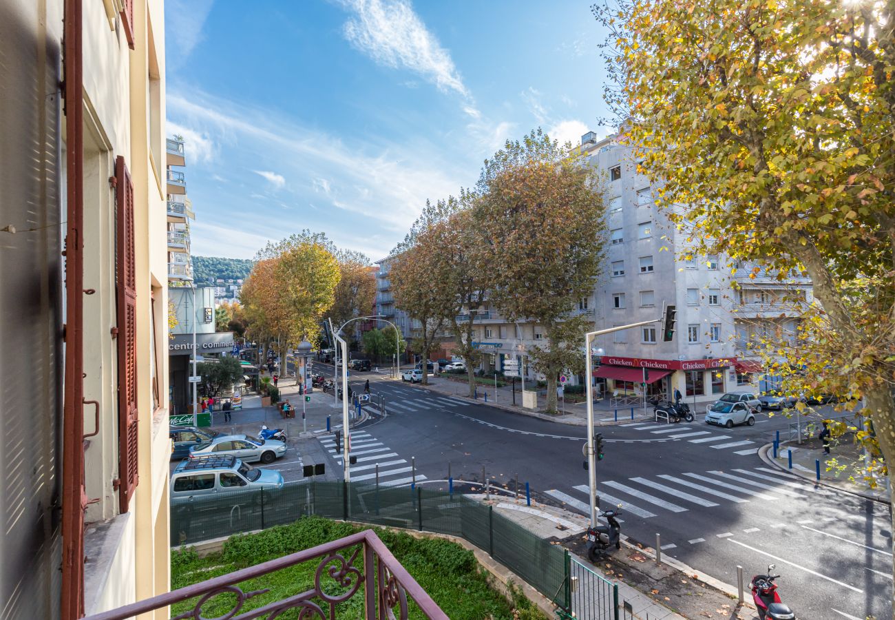 Appartement à Nice - Spacieux 3 Pièces avec Garage proche Garibaldi