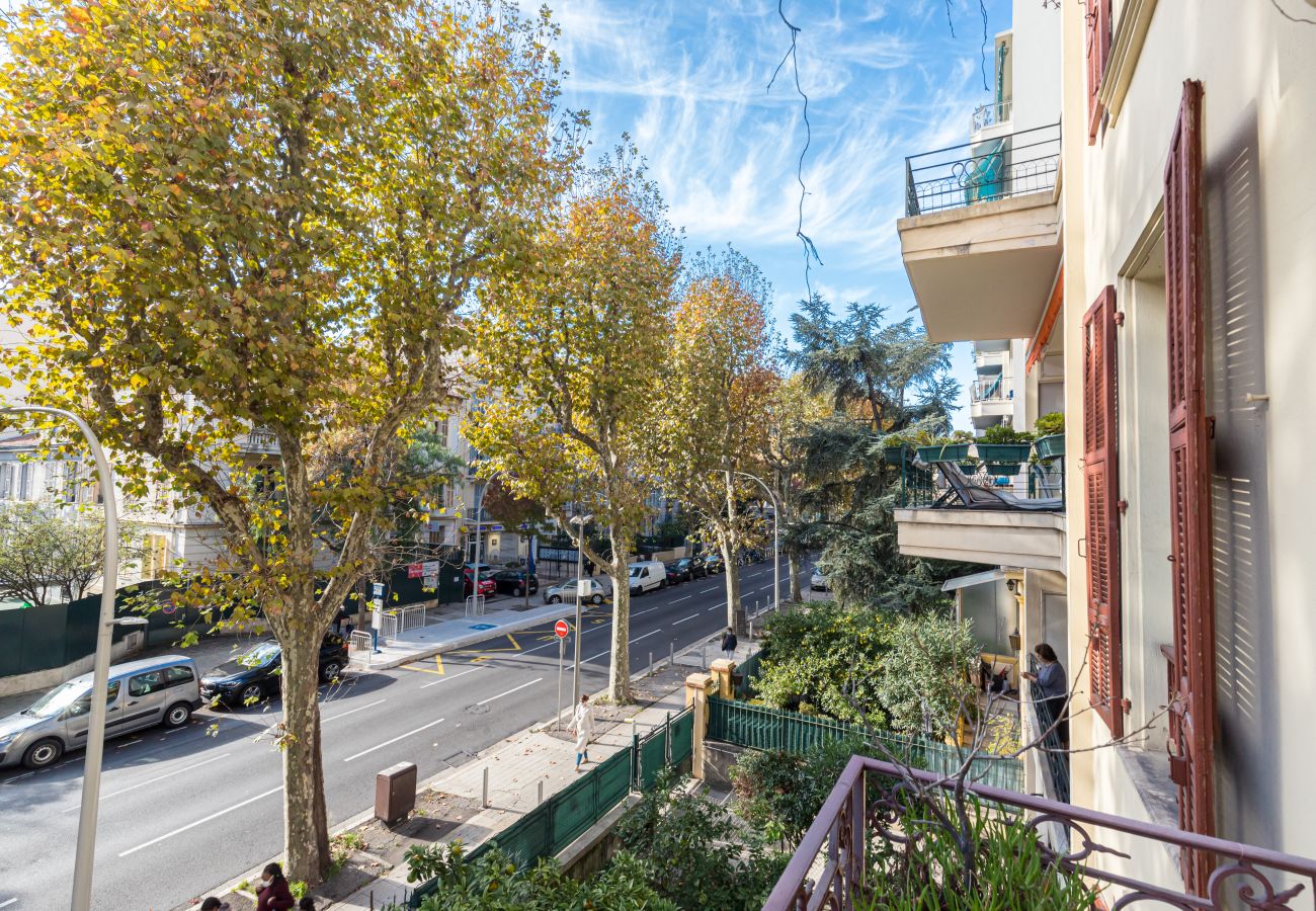 Appartement à Nice - Spacieux 3 Pièces avec Garage proche Garibaldi