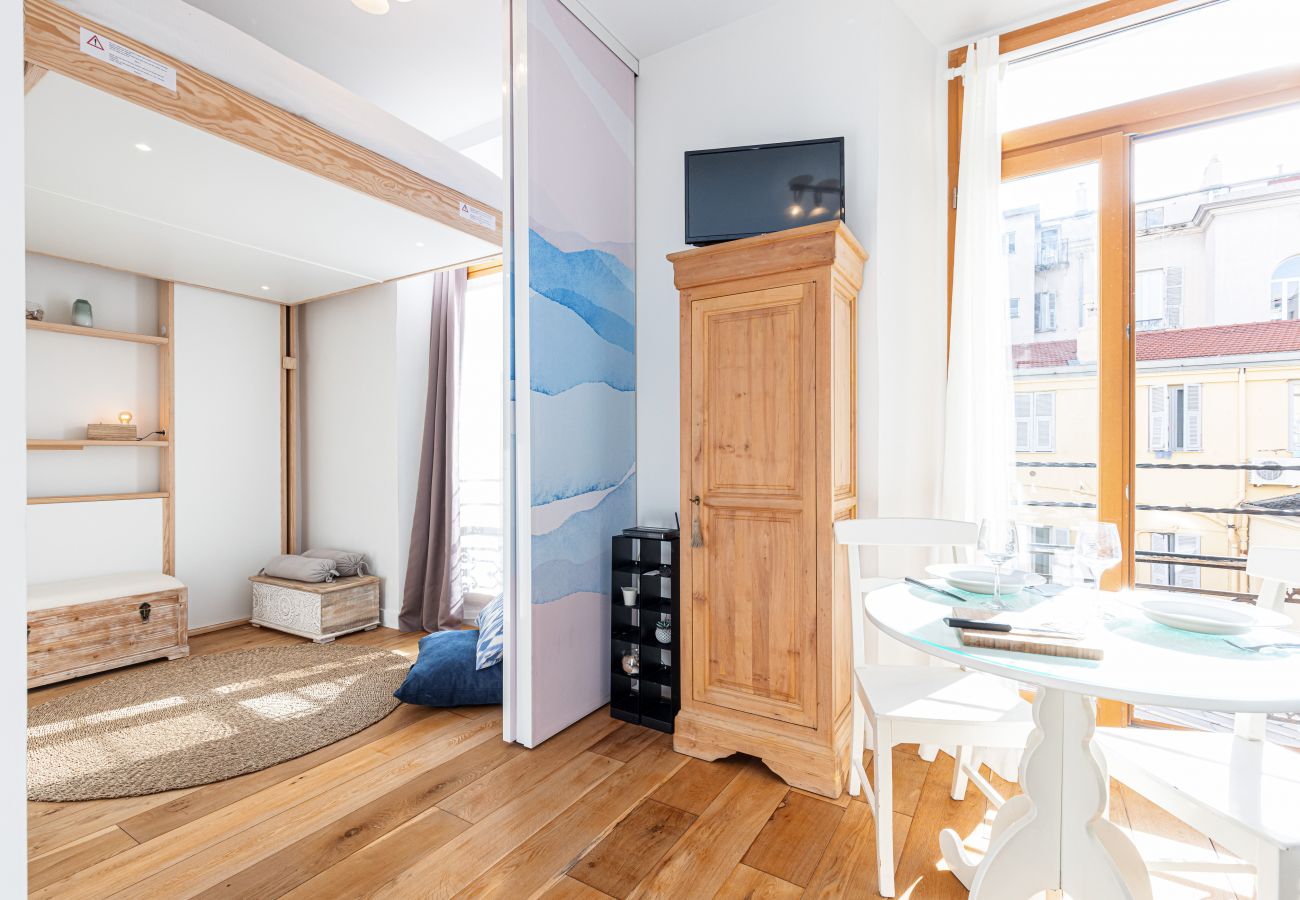 Appartement à Nice - 2 Pièces Ultra Central avec Clim & Parking