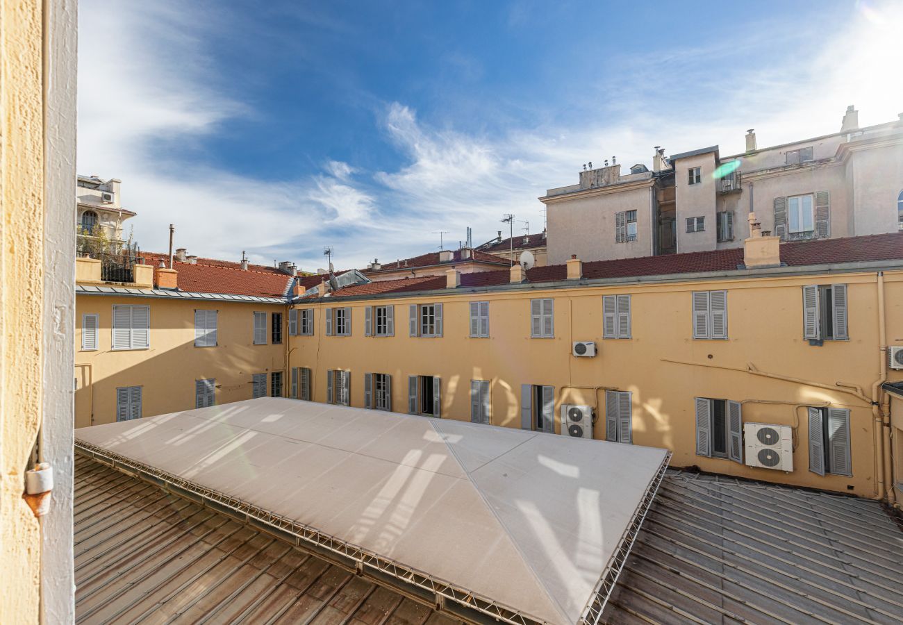 Appartement à Nice - 2 Pièces Ultra Central avec Clim & Parking