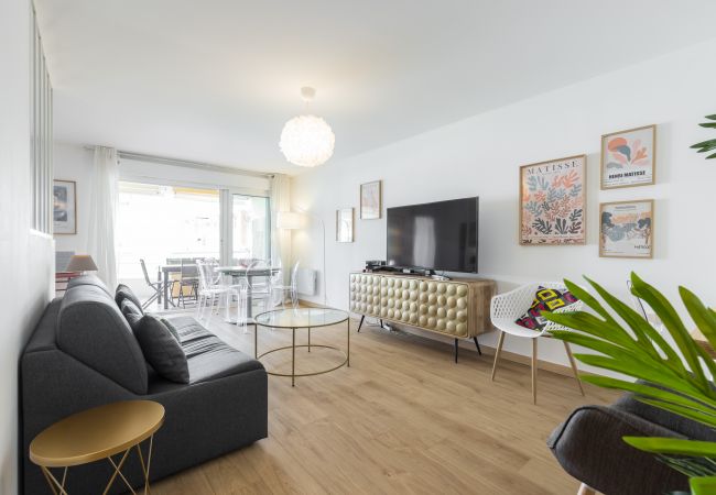 Appartement à Nice - Grand 3 Pièces Tout Neuf au Port Appartement à Nice - Grand 3 Pièces Tout Neuf au Port