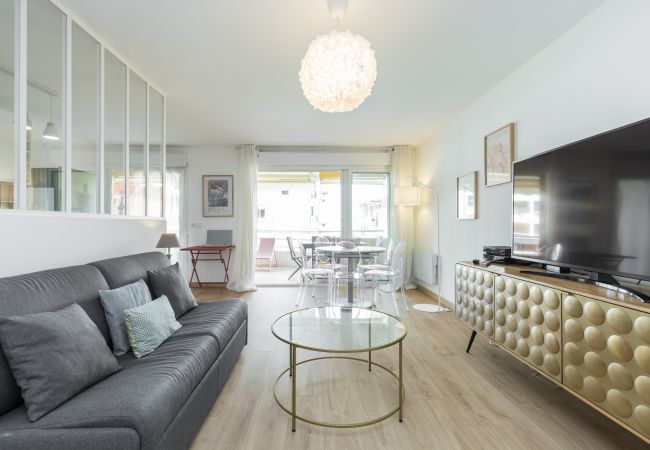 Appartement à Nice - Grand 3 Pièces Tout Neuf au Port Appartement à Nice - Grand 3 Pièces Tout Neuf au Port