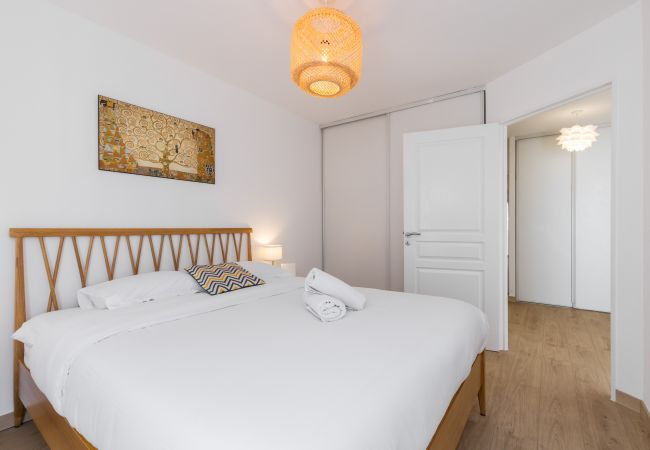 Appartement à Nice - Grand 3 Pièces Tout Neuf au Port Appartement à Nice - Grand 3 Pièces Tout Neuf au Port